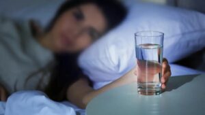 Viral: Minum Air di Tengah Malam Bikin Ginjal Rusak?