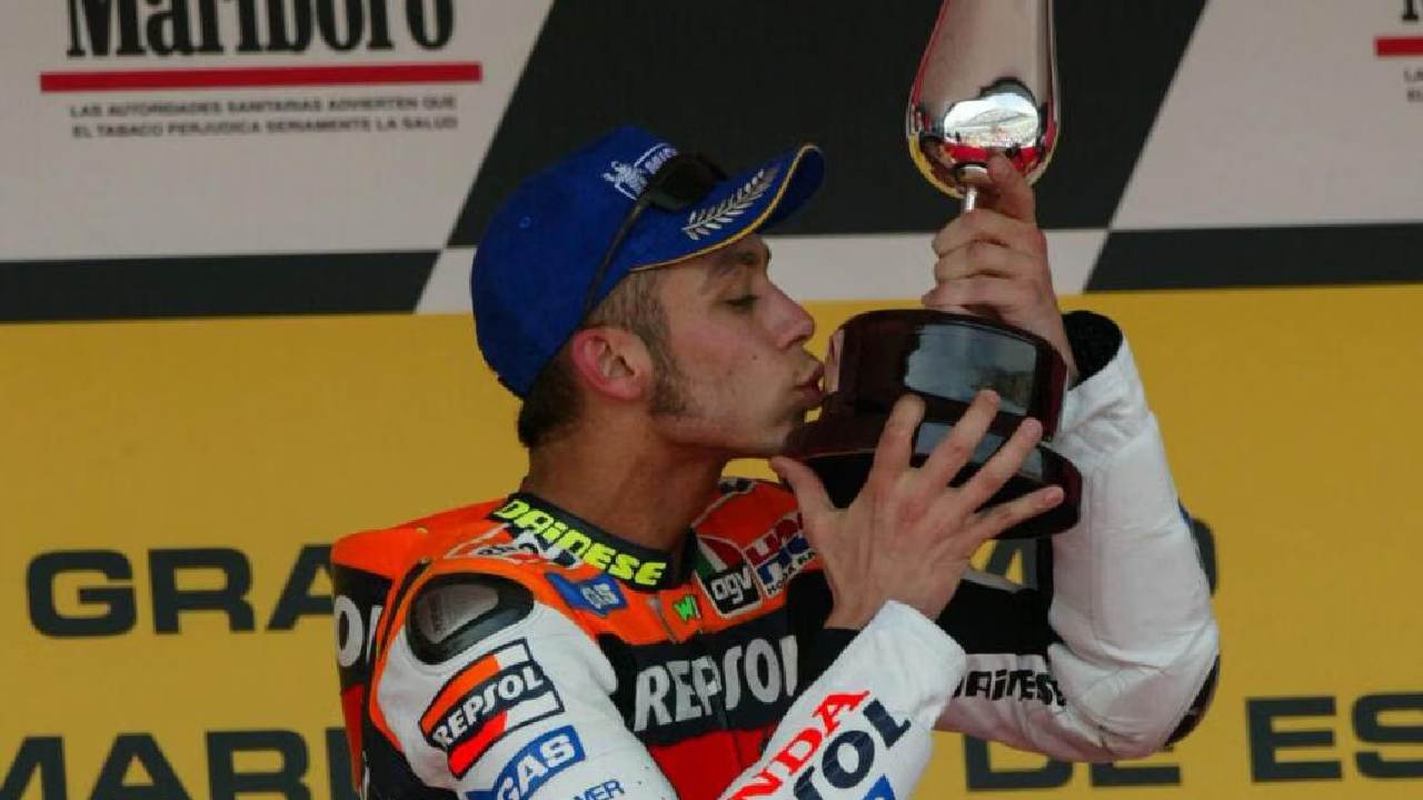 Valentino Rossi, Sang Legenda di Balapan Perdana Era MotoGP 2002
