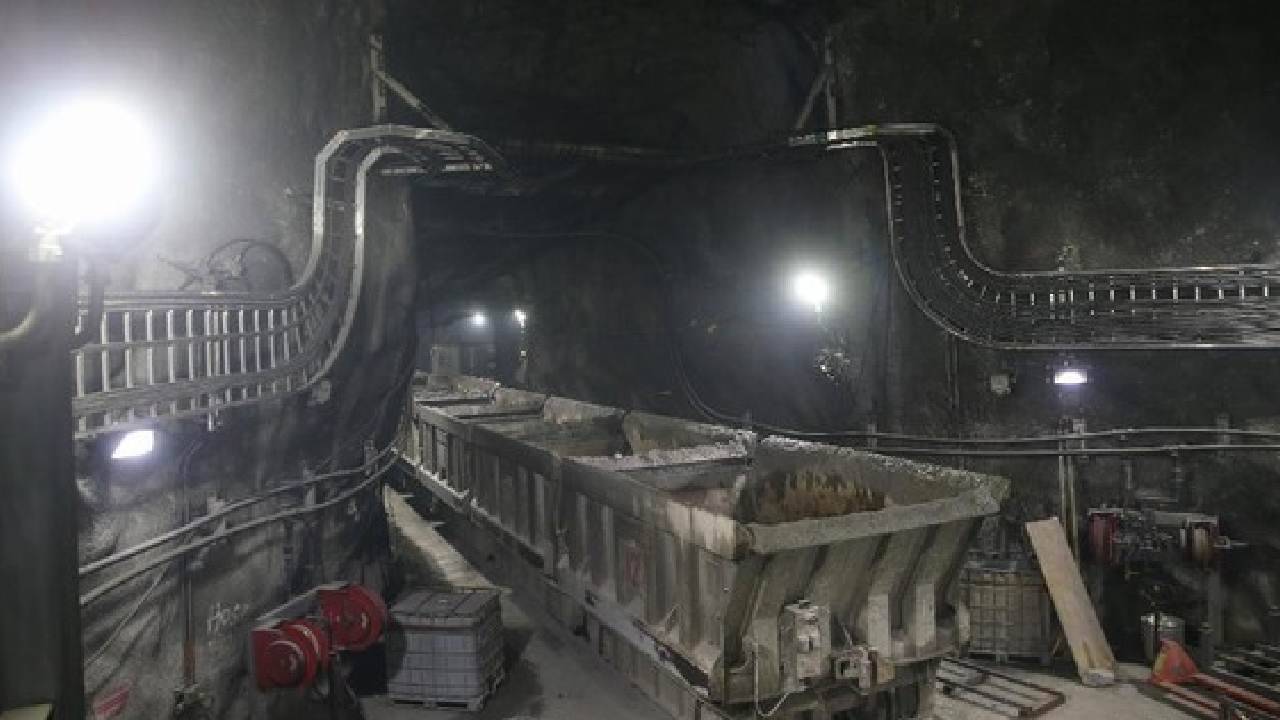 Produksi Emas Freeport Anjlok: Dampak Longsor Bawa Efek Panjang hingga 2026