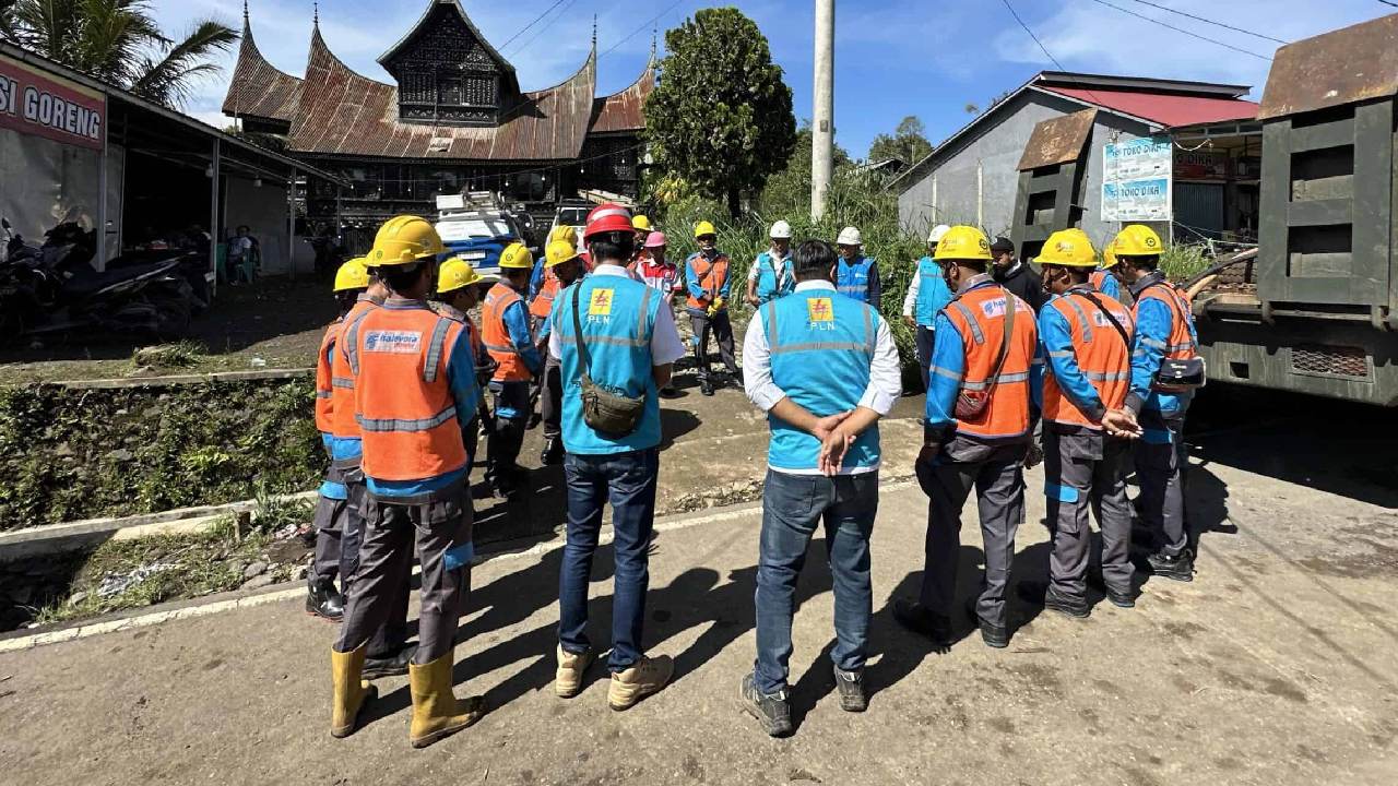 Listrik Sumbar Pulih 100 Persen Usai Banjir Besar: Harapan Baru dari Tanah yang Diuji