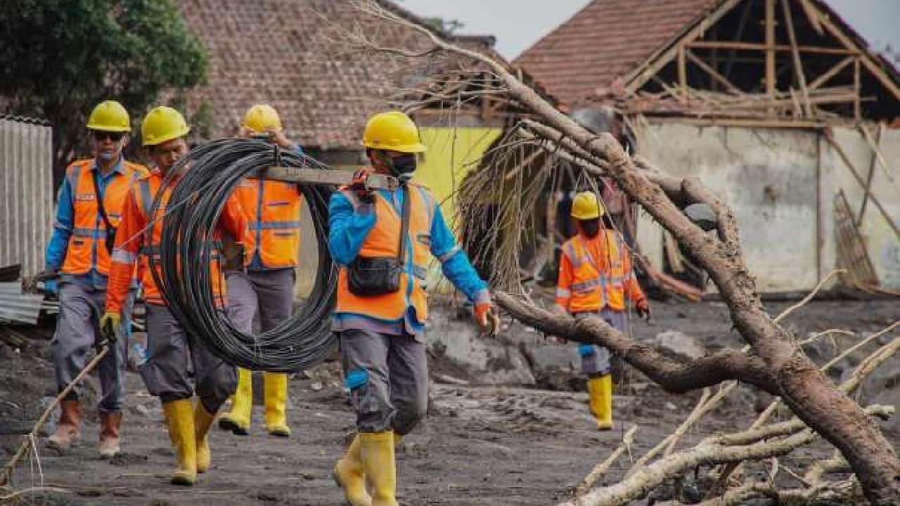 PLN dan TNI Kerahkan 500 Personel untuk Pemulihan Listrik Aceh Pascabencana