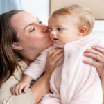 Kemenkes Imbau Warga Tidak Sembarangan Mencium Bayi Jelang Lebaran untuk Cegah Penularan Penyakit