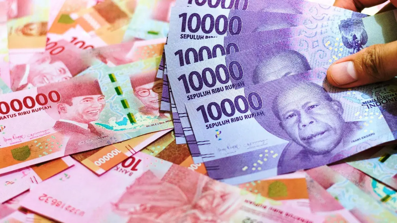 Rupiah Sentuh Rp18 Ribu per Dolar AS